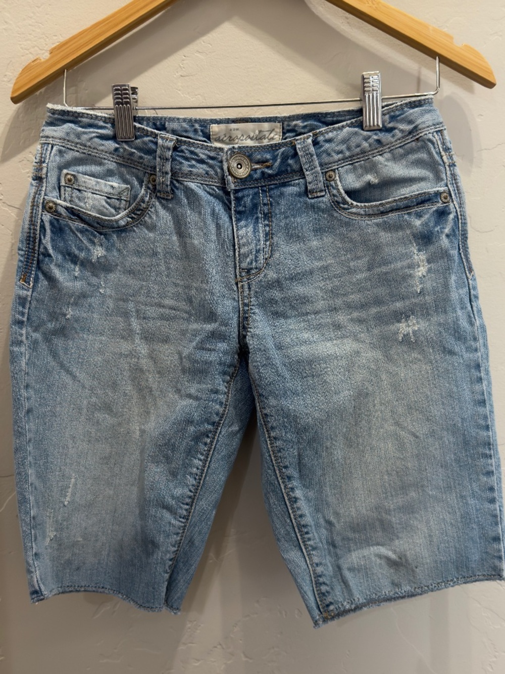 Aeropostale Distressed Denim Bermuda Shorts Size 3/4 Light Wash